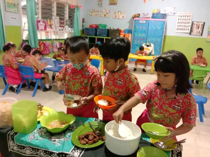 Kegiatan Makan Bersama tiap bulan