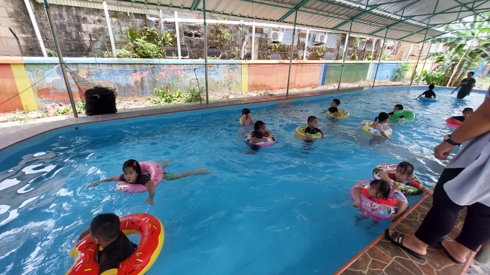 Kolam Renang TK Xaveway